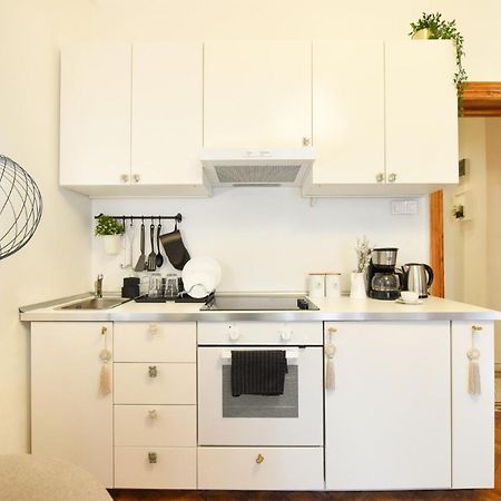 Vintage Elegance, Modern Comfort: 1Br Apartment Overlooking Calea Victoriei Bukarest Exterior foto