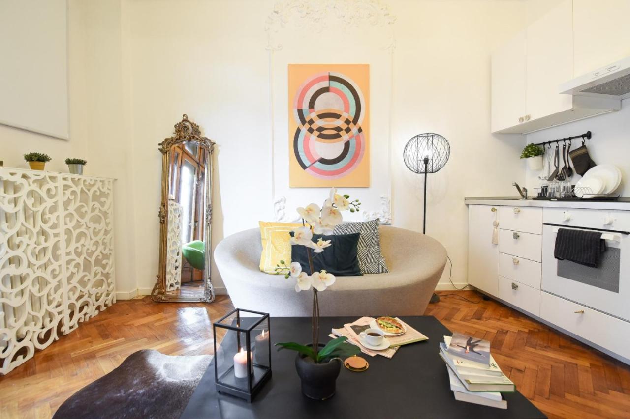 Vintage Elegance, Modern Comfort: 1Br Apartment Overlooking Calea Victoriei Bukarest Exterior foto